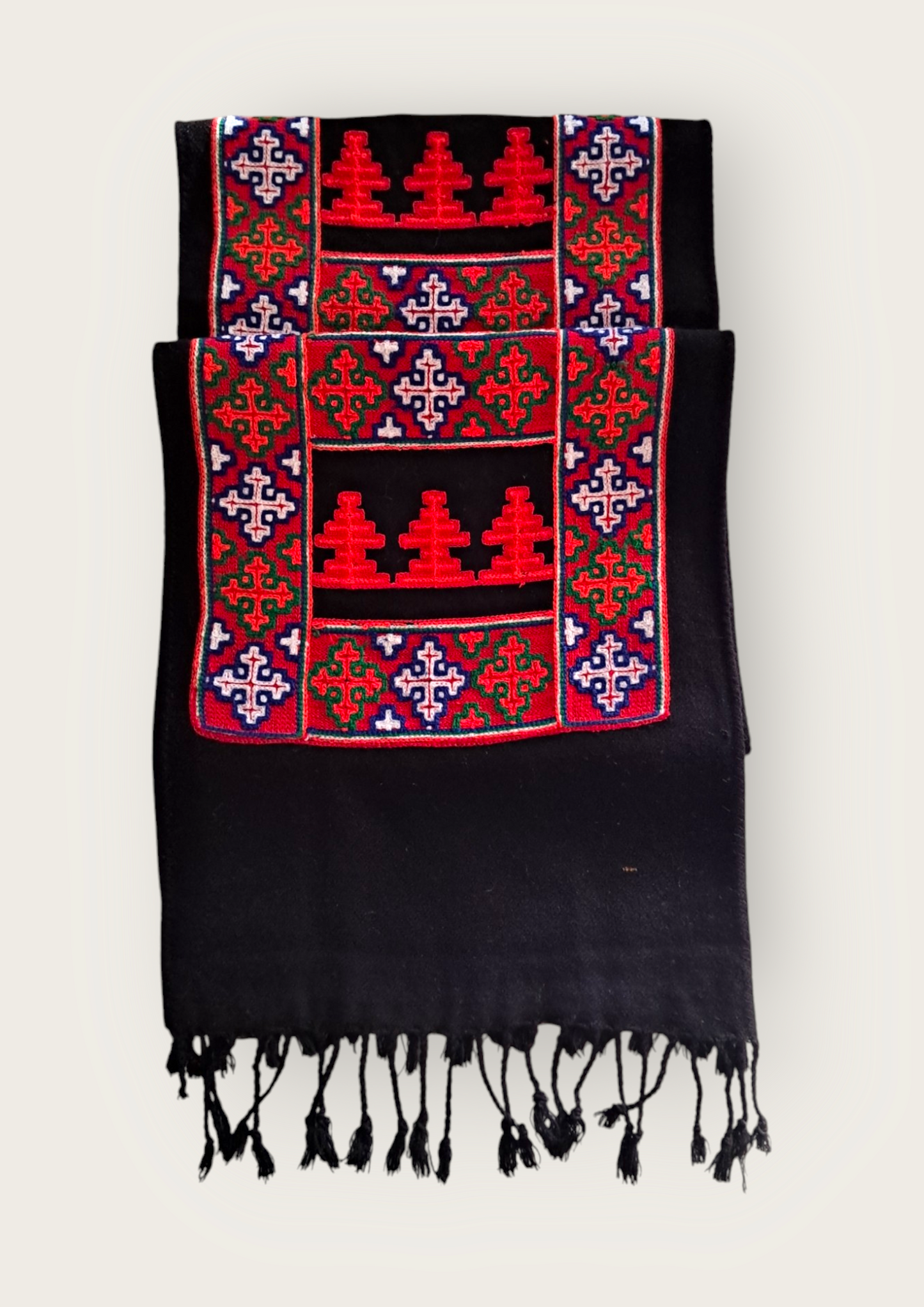 Himalyan Threads Unisex Black Kinnauri Kadhai Muffler – Handwoven Wool Scarf with Traditional Design.